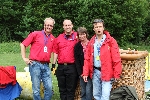 Die Crew und Pilot Andreas vor dem abgerüsteten Korb.